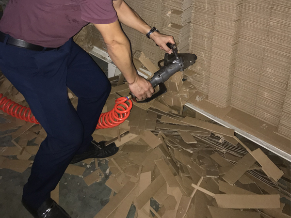 印刷纸盒制造厂为什么需要清废机？