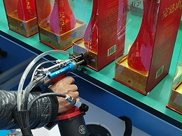 酒盒自动91视频污污版—酒厂自动化设备铆接利器